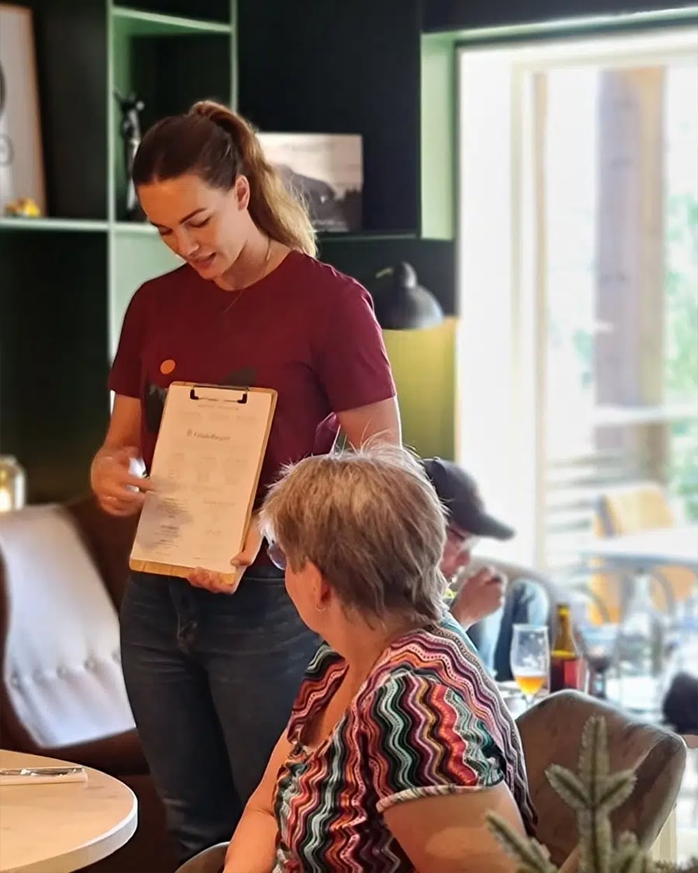 sommarjobb höga kusten friluftsbyn restaurang och servering 24