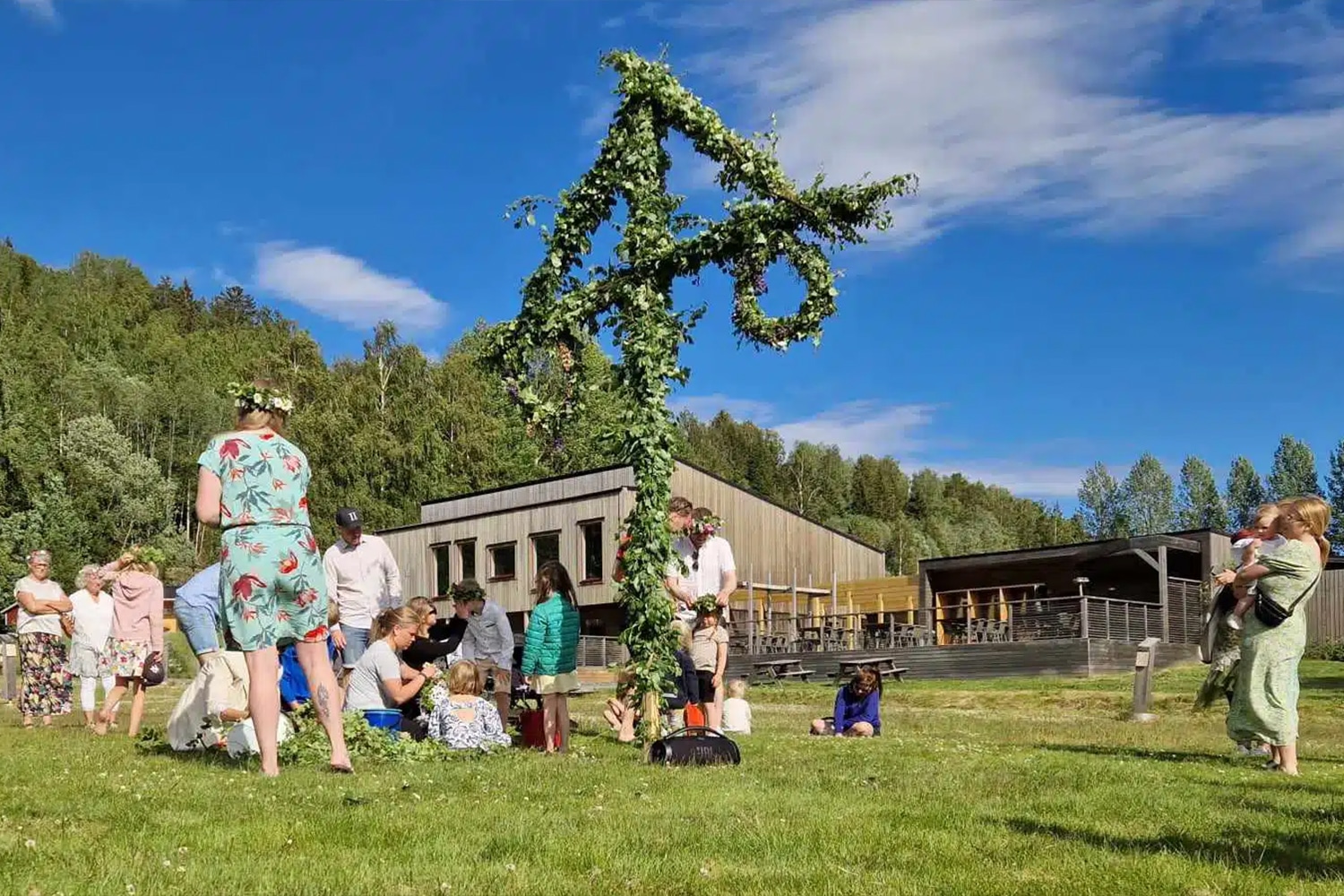 midsommar i vid skuleberget höga kusten